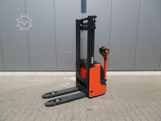 Manual stacker Linde L12
