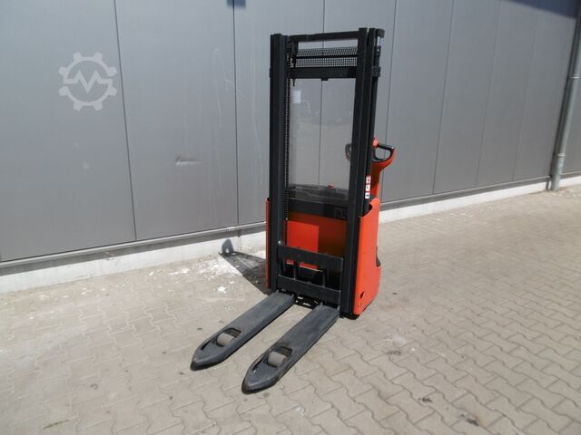 Manual stacker Linde L12