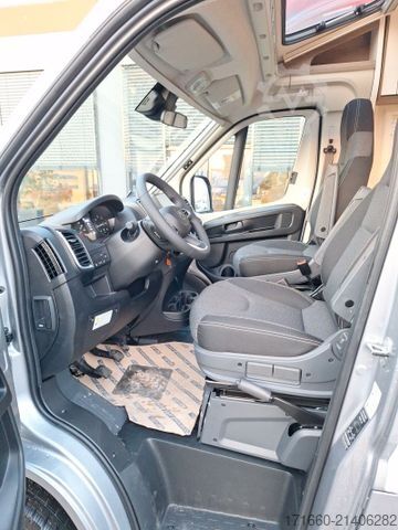 Semi-integrated camper CARADO V 347