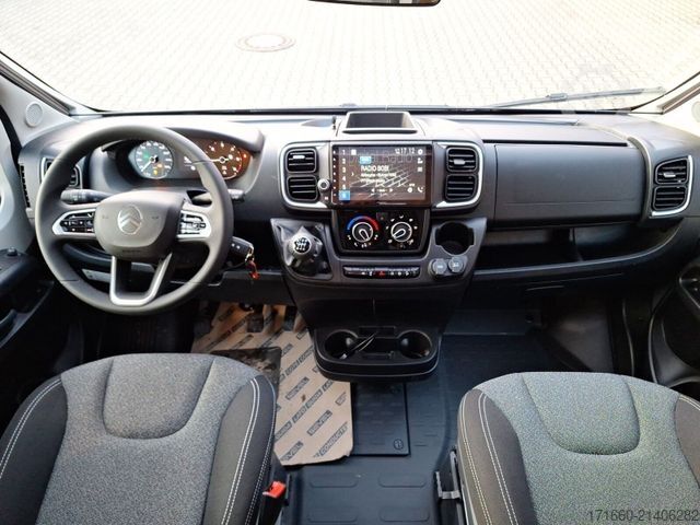 Semi-integrated camper CARADO V 347