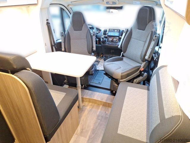 Semi-integrated camper CARADO V 347