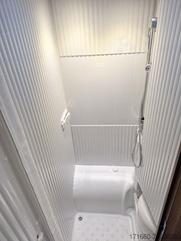 Semi-integrated camper CARADO V 347