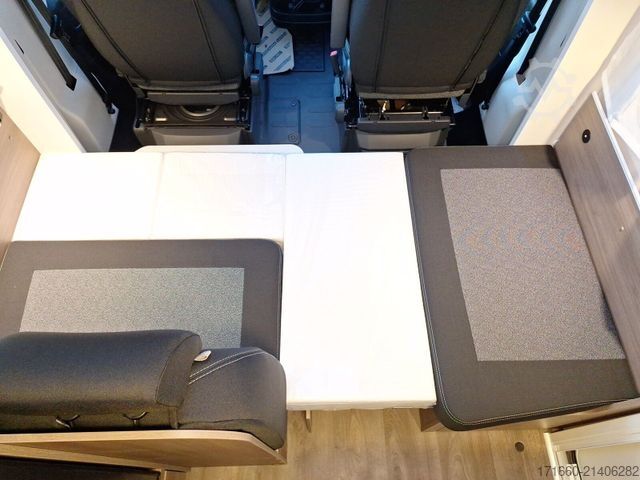 Semi-integrated camper CARADO V 347