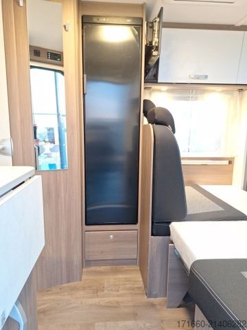 Semi-integrated camper CARADO V 347