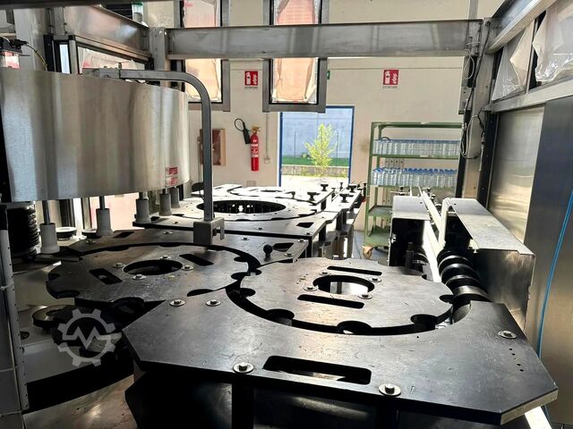 Etikettieranlage SACMI Labelling S.p.A. Opera 400 RF