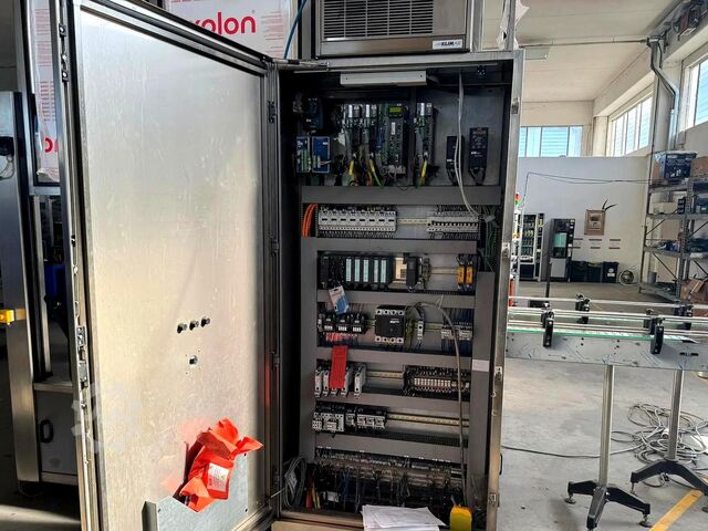 Etikettieranlage SACMI Labelling S.p.A. Opera 400 RF