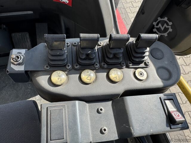 ECF 80 / 9 * ( 8,0 t bei 900 mm !! ) KALMAR ECF 80 / 9 * ( 8.0 T @ 900 MM !! )