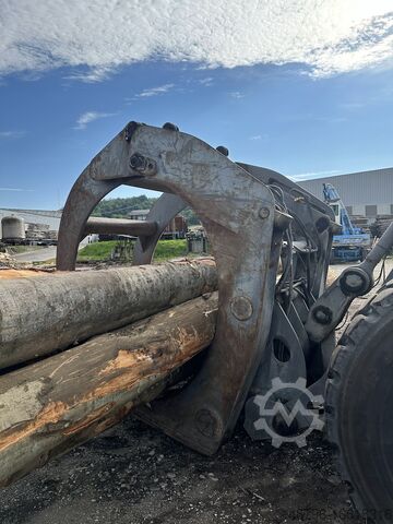 High-capacity funicular MAN and VOLVO L180E