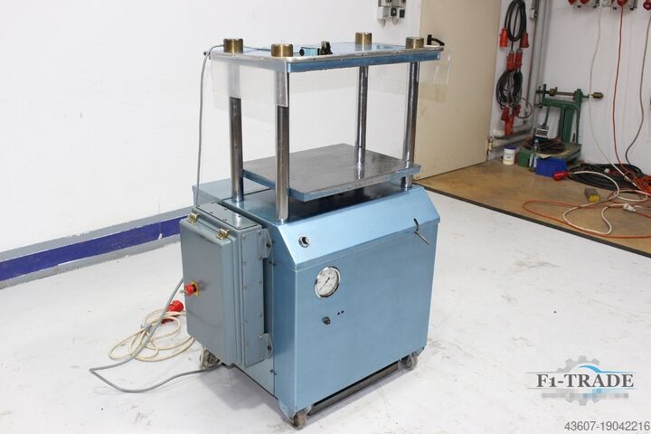 Hydraulikpresse / Hydraulic Press Tränklein ZP