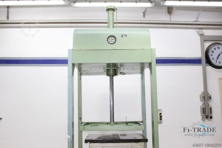 Hydraulikpresse / Hydraulic Press Lechner ST USTIA