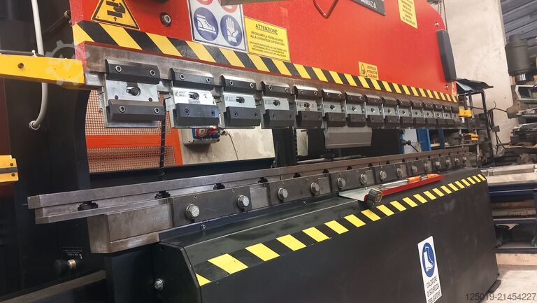 Shear AMADA GH630A  
