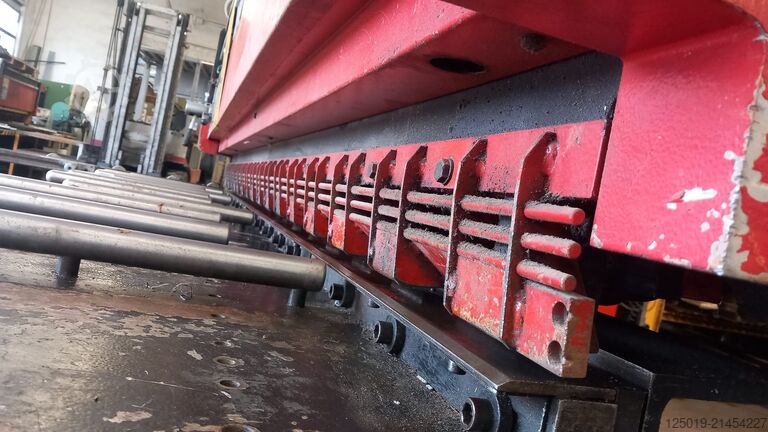 Shear AMADA GH630A  