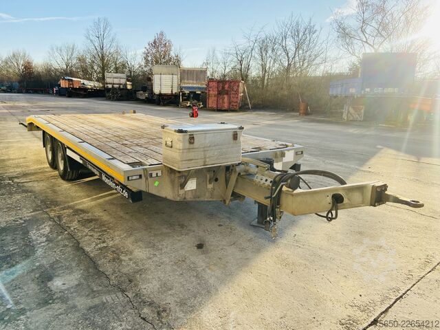 Low loader trailer Möslein TTS 11 Schwebheim  Tandemtieflader