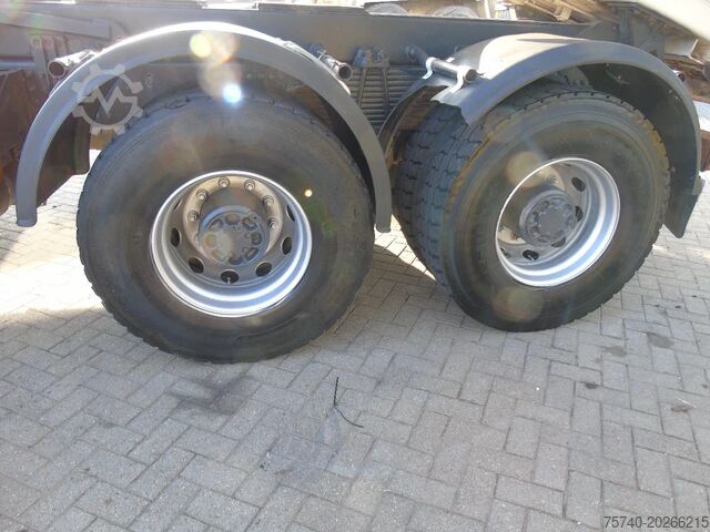 Tipper Renault Kerax 520DXI + MANUAL + SPRING + 8X4