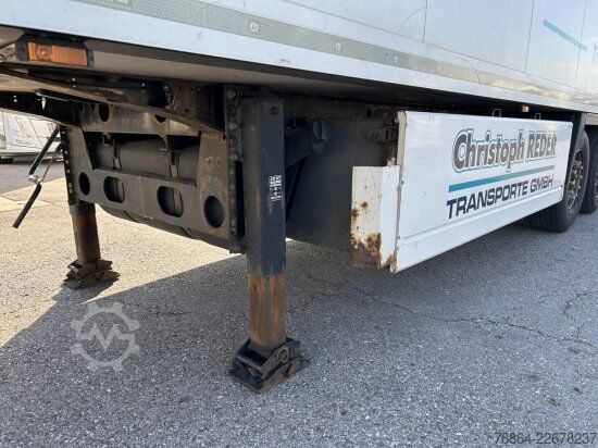 Low loader semitrailer KRONE MULTITEMP KüHLAUFLIEGER,   CARRIER VECTOR 1950 MT 2CPT