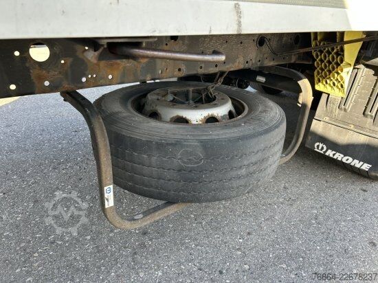 Low loader semitrailer KRONE MULTITEMP KüHLAUFLIEGER,   CARRIER VECTOR 1950 MT 2CPT