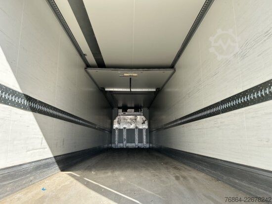 Low loader semitrailer KRONE MULTITEMP KüHLAUFLIEGER,   CARRIER VECTOR 1950 MT 2CPT