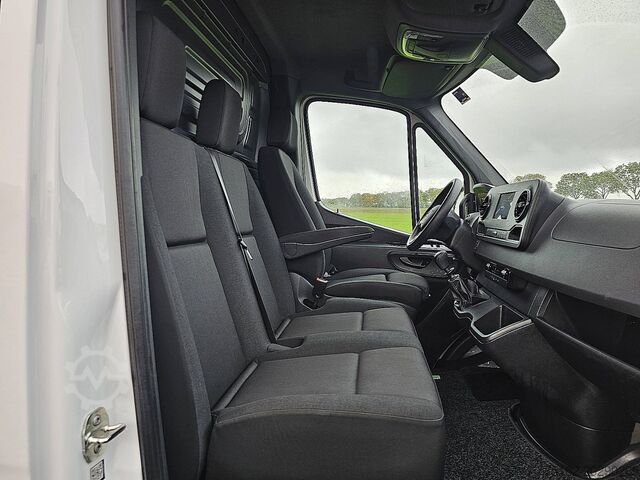 High-roof van MERCEDES-BENZ SPRINTER 317 L2H2 Navi RWD