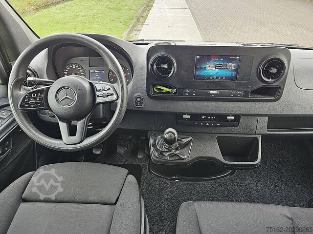 High-roof van MERCEDES-BENZ SPRINTER 317 L2H2 Navi RWD