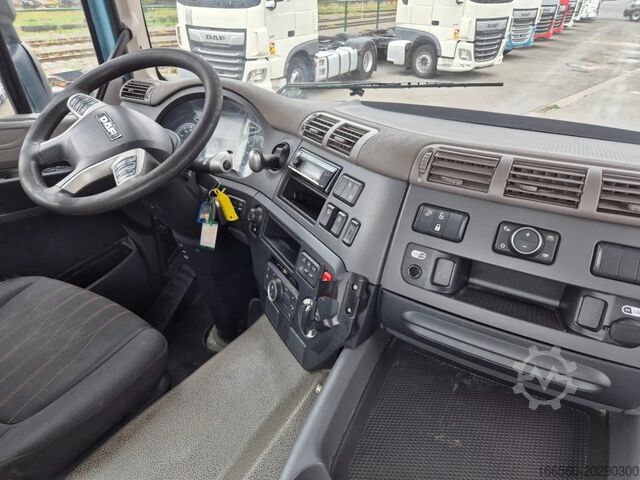 Container transport (hook-lift system) DAF CF 480 FAT