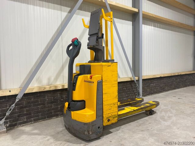 Manual stacker pump truck Jungheinrich C20 - 2018