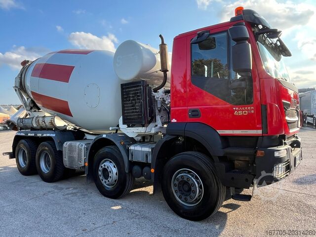 Concrete mixer truck Iveco Trakker 450