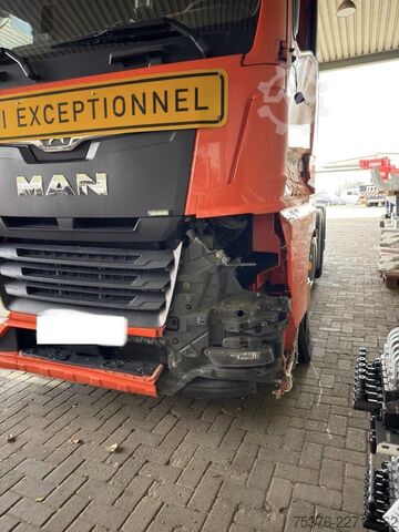 Standard SZM MAN TGX 33.540 6x2 beschädigt /damaged