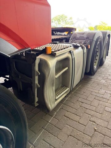 Standard SZM MAN TGX 33.540 6x2 beschädigt /damaged