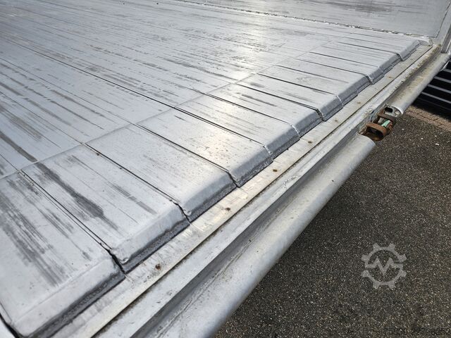 Schubboden knapen K200 KT01 / 60 m3 / 2 x LIFT AXLE