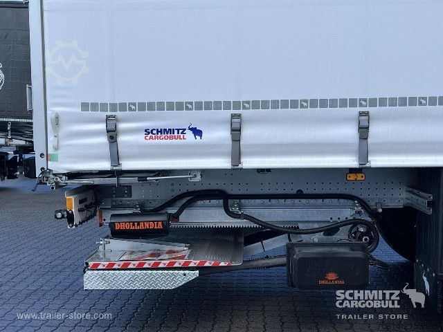 Auflieger mit Pritsche & Plane Schmitz Cargobull Curtainsider Standard Ladebordwand