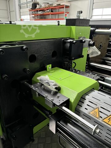 Spritzgießmaschine YIZUMI UN160A5/ IU604