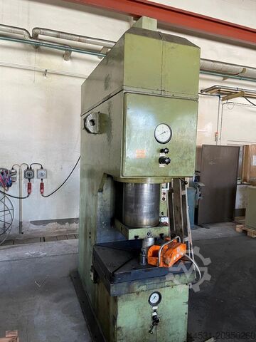 Hydraulic press WMW Zeulenroda PYE 160 S
