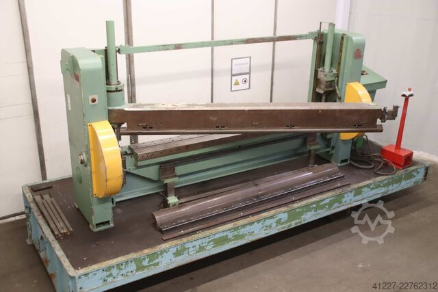 Swivel bending machine 2500 x 3 mm LOTZE HZ 2500/3