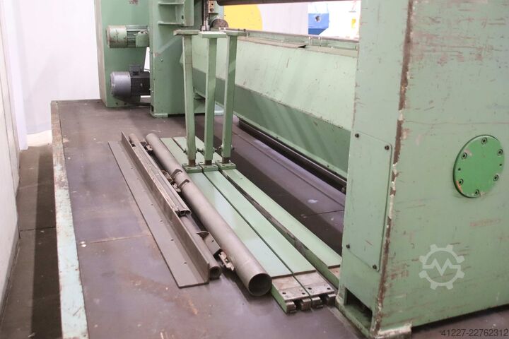 Swivel bending machine 2500 x 3 mm LOTZE HZ 2500/3