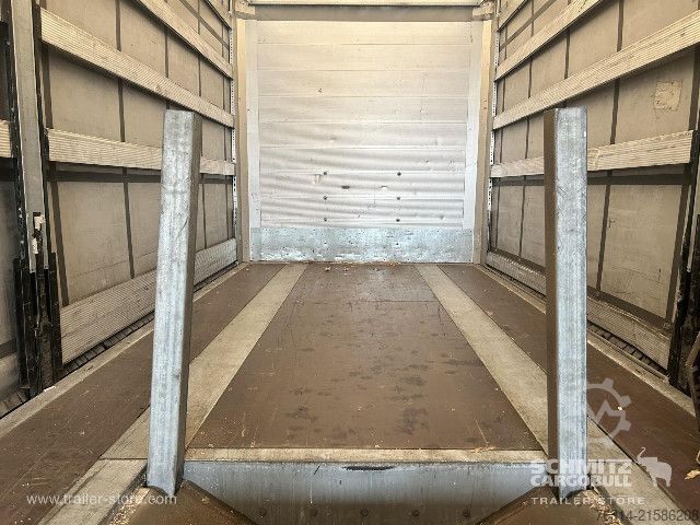 Auflieger mit Pritsche & Plane Schmitz Cargobull Curtainsider Coil Getränke