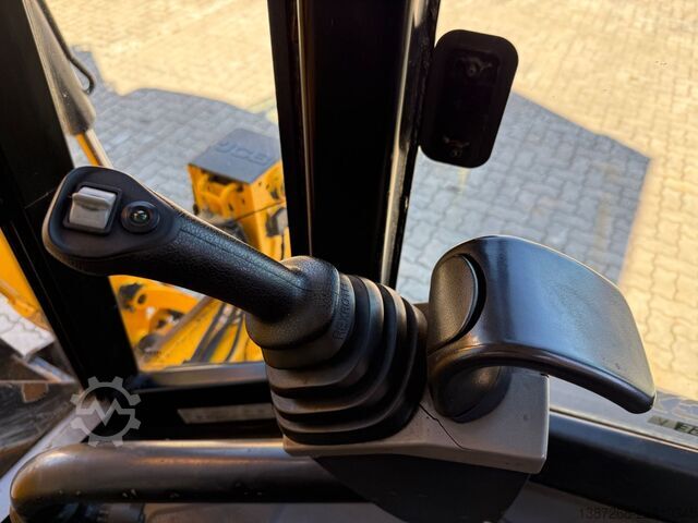 Radlader JCB 3CX Compact / 2022 BJ / Hammer + Schaufeln