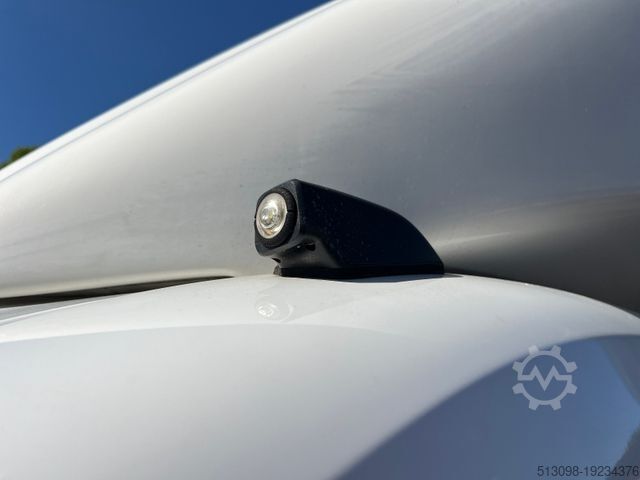 Box van VOLKSWAGEN CRAFTER 2,0TDI AUTOMATIK XXL KOFFER KLIMA 1.HAND
