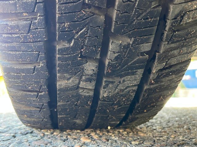 Box van VOLKSWAGEN CRAFTER 2,0TDI AUTOMATIK XXL KOFFER KLIMA 1.HAND