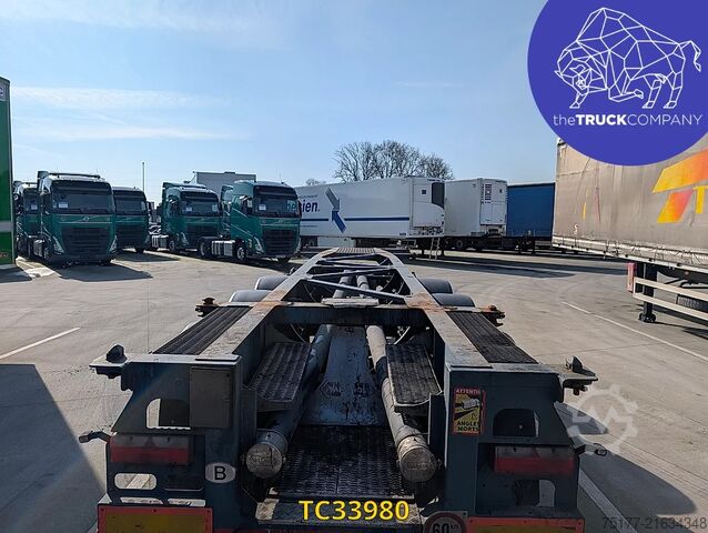 Container transportation Vanhool 30. ADR