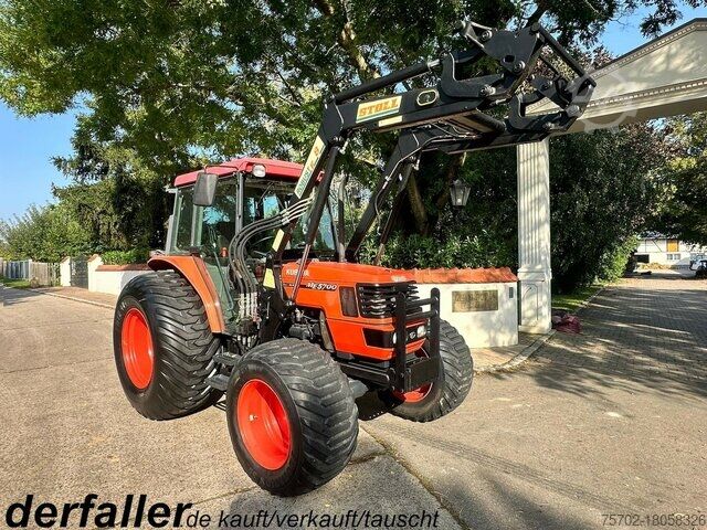 Frontlader Kubota ME5700 Allrad mit Industriefrontlader