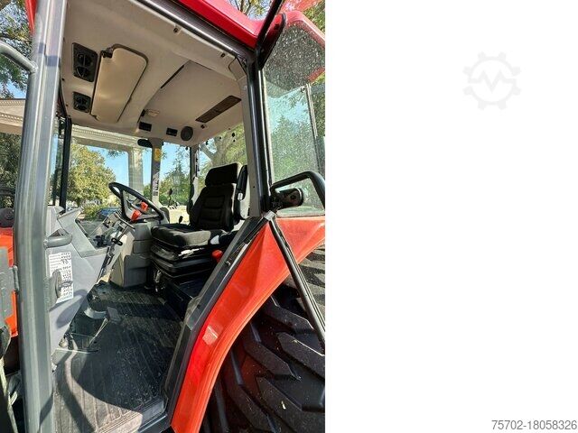 Frontlader Kubota ME5700 Allrad mit Industriefrontlader