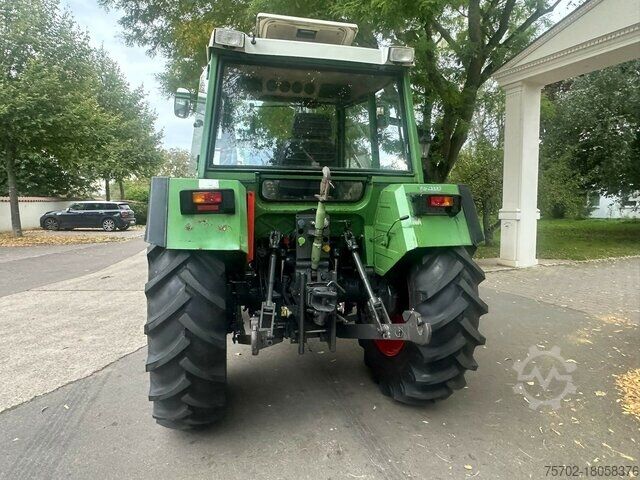 Traktor Fendt Farmer 309 mit Frontlader