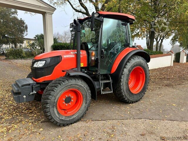 Tractor Kubota M4062 Hydraulic Shuttle mit Rasenbereifung