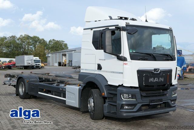 Wechselfahrgestell LKW MAN 18.330 TGS 4x2, BDF, LBW 2to., Klima, AHK, Luft