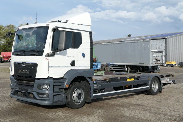 Wechselfahrgestell LKW MAN 18.330 TGS 4x2, BDF, LBW 2to., Klima, AHK, Luft