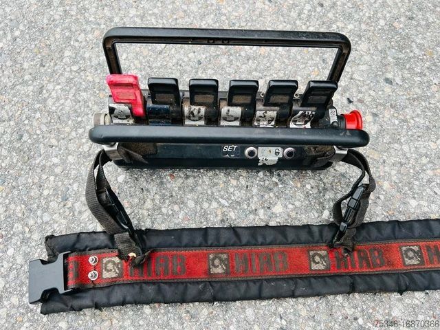 Spezial-LKW MAN 33.464 Kipper 6x4 / Kran Hiab 400 E7/ Funk/Winde