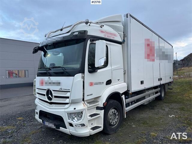 Box body Mercedes-Benz Actros 1835 box truck w/ Full side opening, genera
