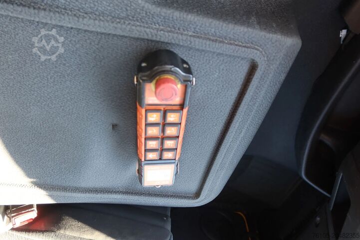 Autotransporter Mercedes-Benz Atego 1221 L Takelwagen 6 Persoons