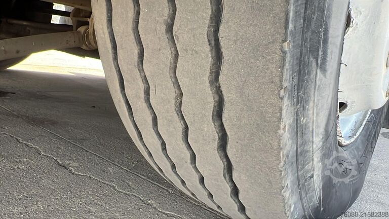 Saugfahrzeug Volvo FL 6 - 14 (8000 L / MANUAL PUMP / POMPE MANUELLE)