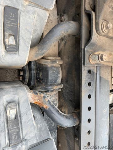 Standard tractor unit MAN TGA 33.440 /  Scaltgetriebe/  BLATT - BLATT